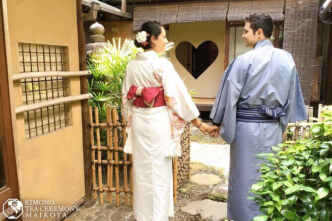 traditional-tea-ceremony-wearing-a-kimono-in-kyoto-maikoya8